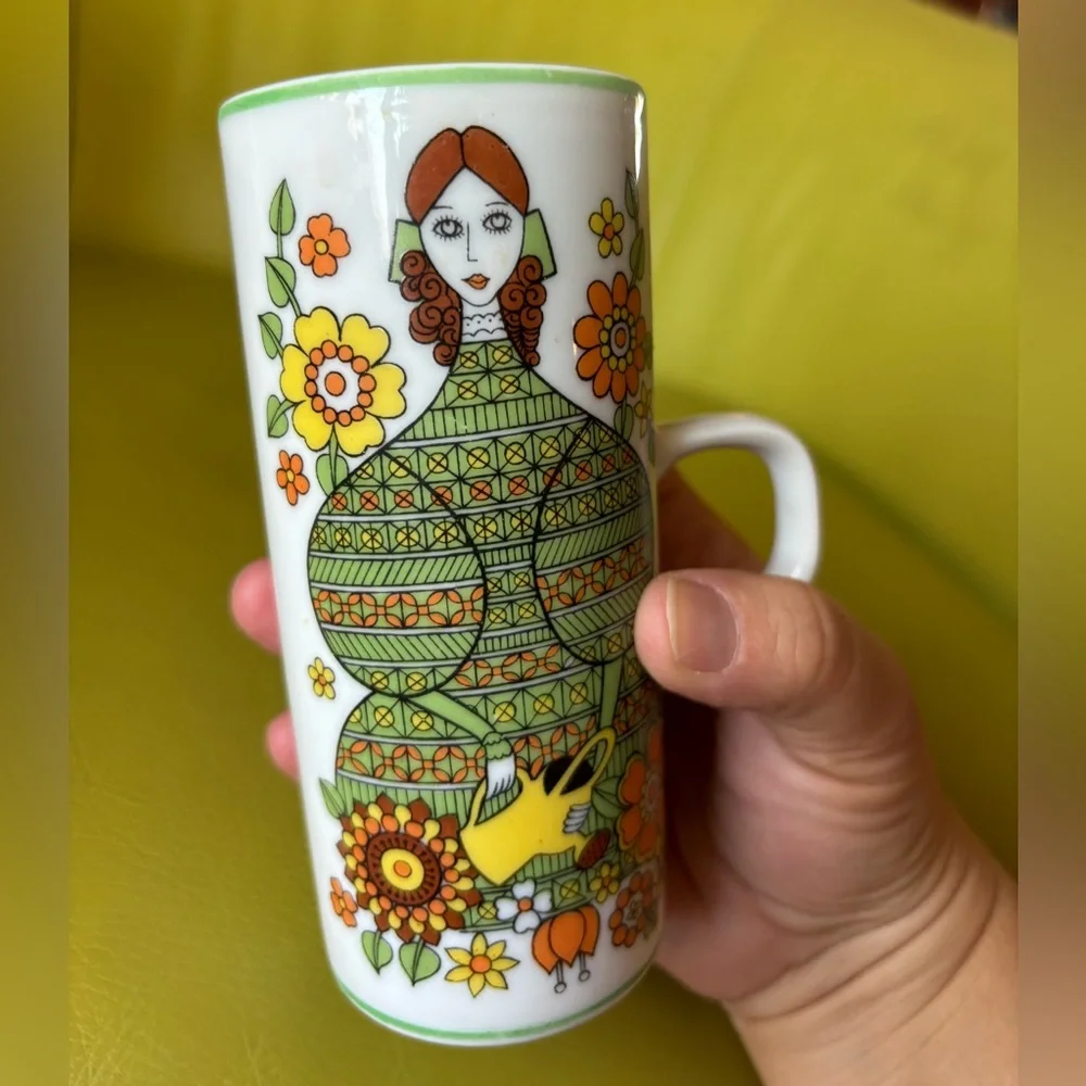 Vintage Royal Crown Arnart Smug Mug Tall Coffee Mug Mod Floral Woman 70s Retro - Picture 5 of 5